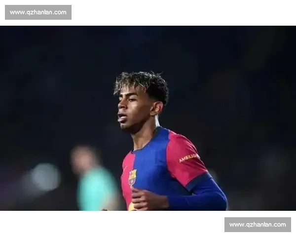 莱万亚马尔冰释前嫌!巴萨锋线 “新老少配” 重铸默契利刃 莱万亚马尔冰释前嫌!巴萨锋线 “新老少配” 重铸默契利刃